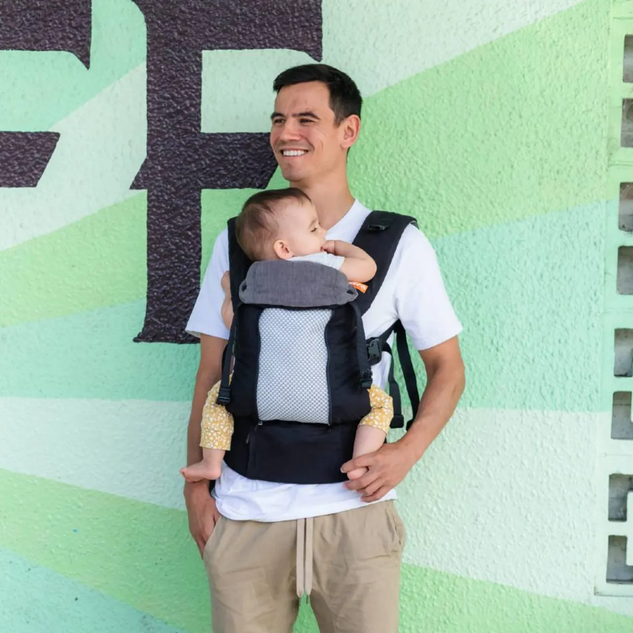 Buckle Carriers*Beco 8 Baby Carrier