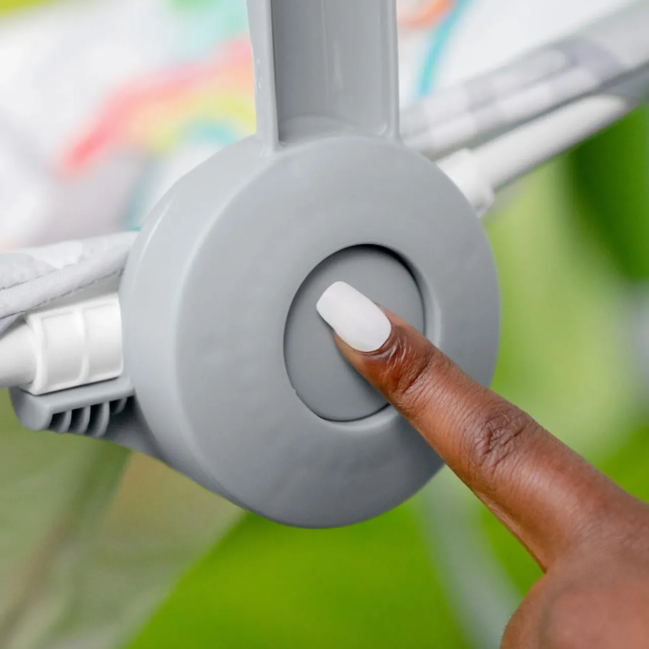 Bouncers & Baby Swings*Bright Starts Playful Paradise Portable Swing