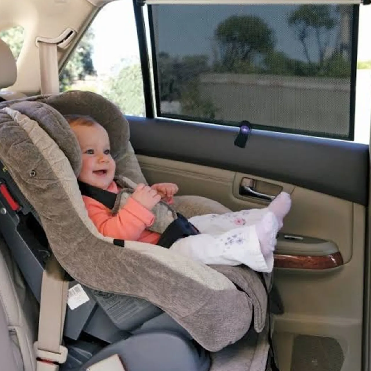 Blackout & Travel Shade*Dream Baby Extra Wide Car Window Shade