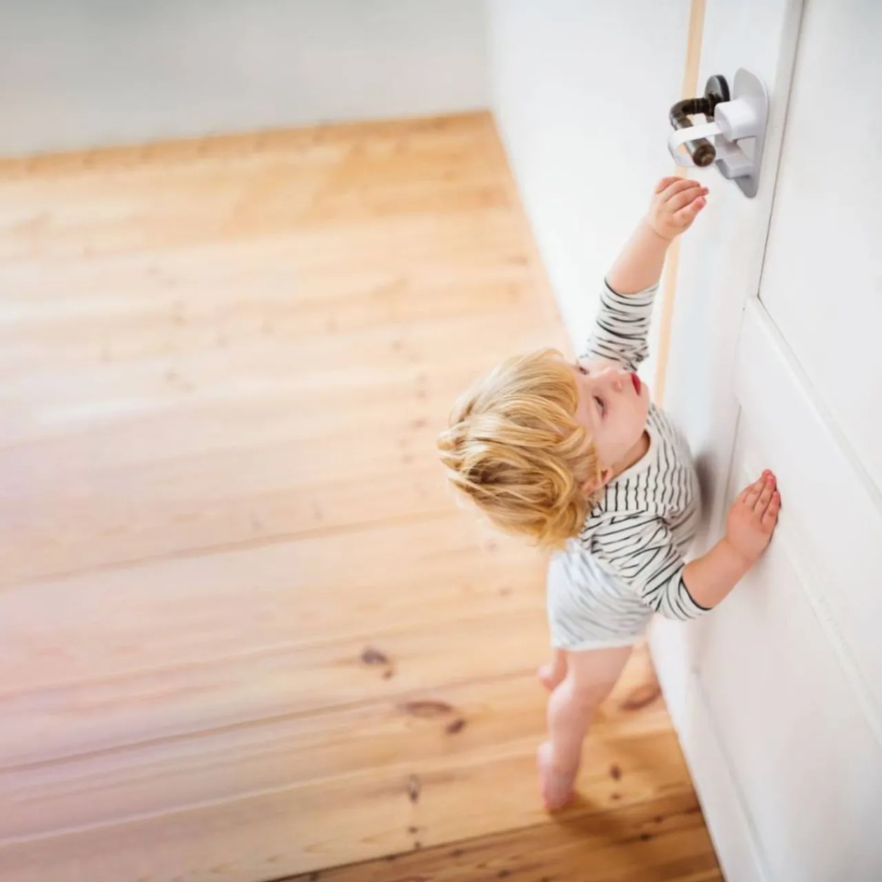 Safe Sleep*Dream Baby Dreambaby Adhesive Lever Door Lock 1pk