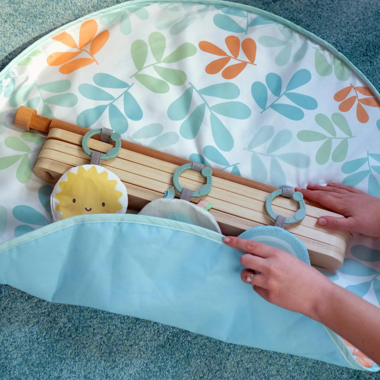 Rugs & Play Mats*Ingenuity ity by Sun Valley Wooden Toy Arch & Play Mat