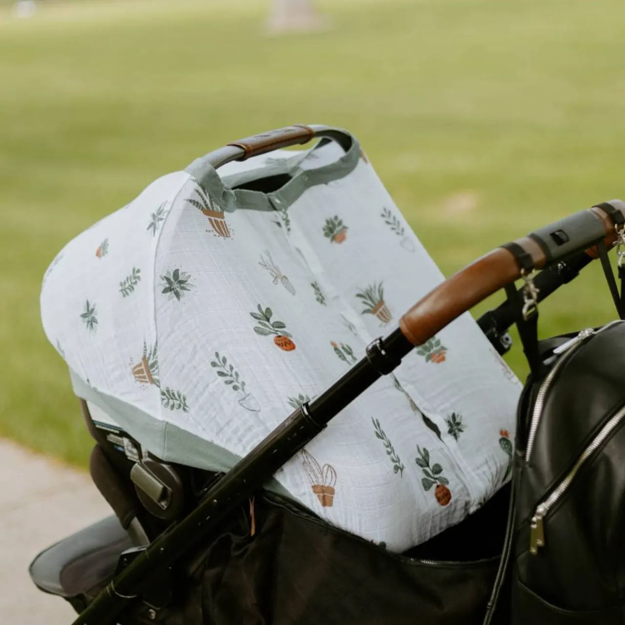 Blackout & Travel Shade*Little Unicorn - Muslin Baby Capsule Cover