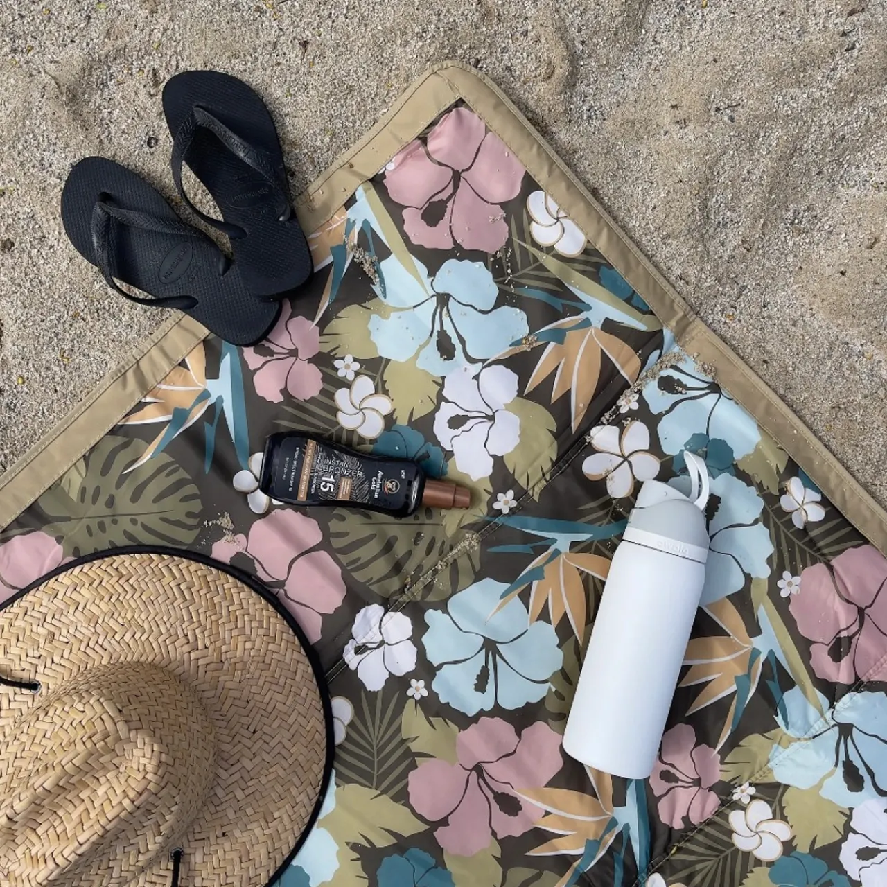 Gifts For Mum|Family Outdoor Essentials*Little Unicorn - Outdoor Picnic Blanket - 5 x 5 (ft)