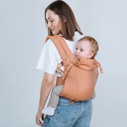 Buckle Carriers*Love & Carry Primo Baby Carrier