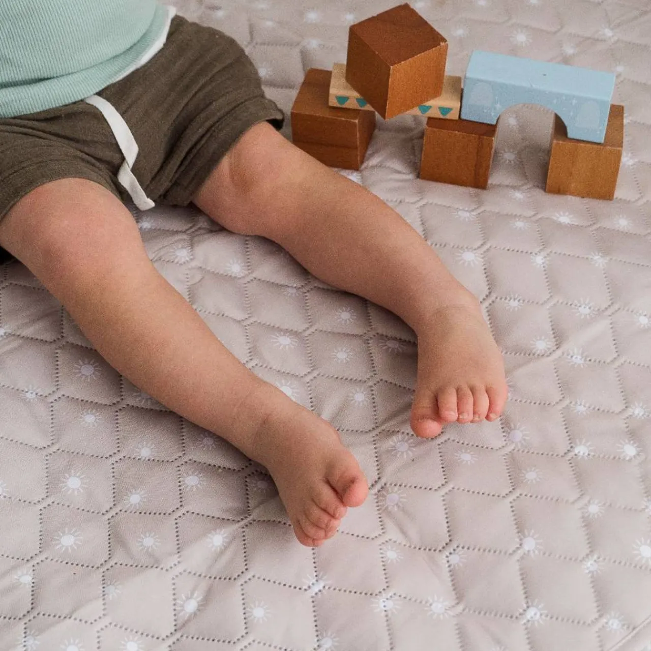 Rugs & Play Mats*Nestling Medium Waterproof Quilted Play Mat