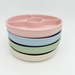 Bowls, Plates & Cutlery*Petite Eats Divider Plate with Lid