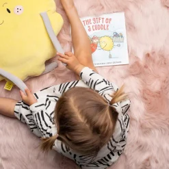 Books & Resources*The Kiss Co - The Gift of a Cuddle Paperback Book