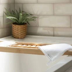 Towels & Facecloths*The Sleep Store Wash Mit