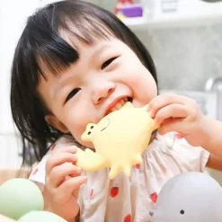 Bath Toys*Tikiri Toys Tikiri Natural Rubber Rattle & Bath Toy - Crab